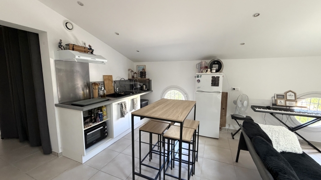 GARDANNE : CHARMANT TYPE 1/2 MODERNE