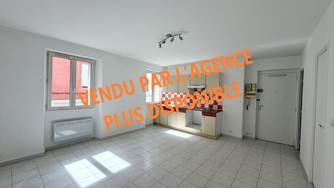 EXCLUSIVITE : BEAU TYPE 2 TRAVERSANT